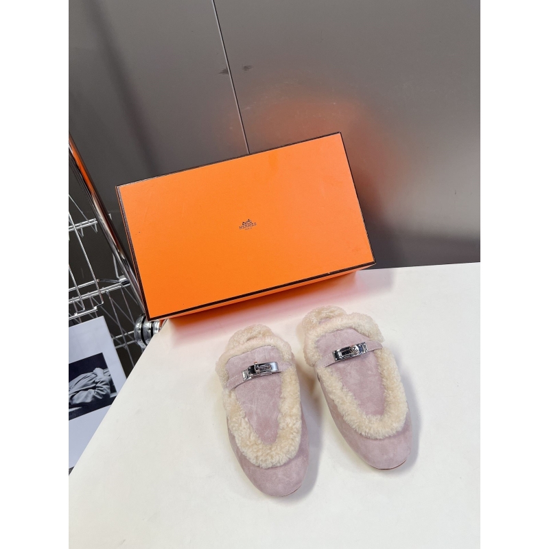 H**mes slippers